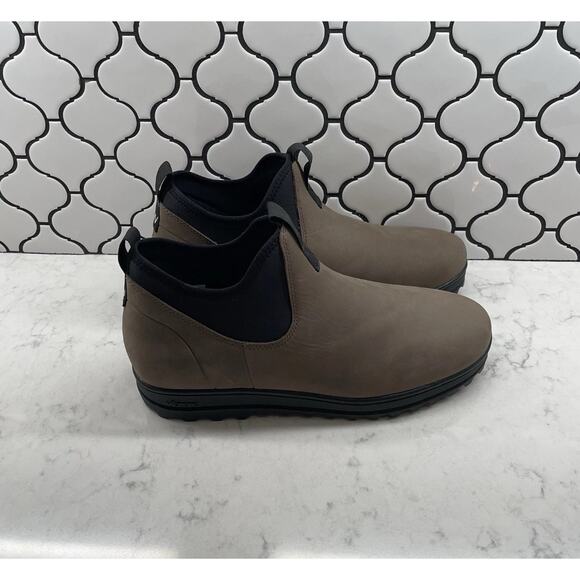 Huckberry Taupe Chelsea-Style Suede Boots with Black Trim main image 4